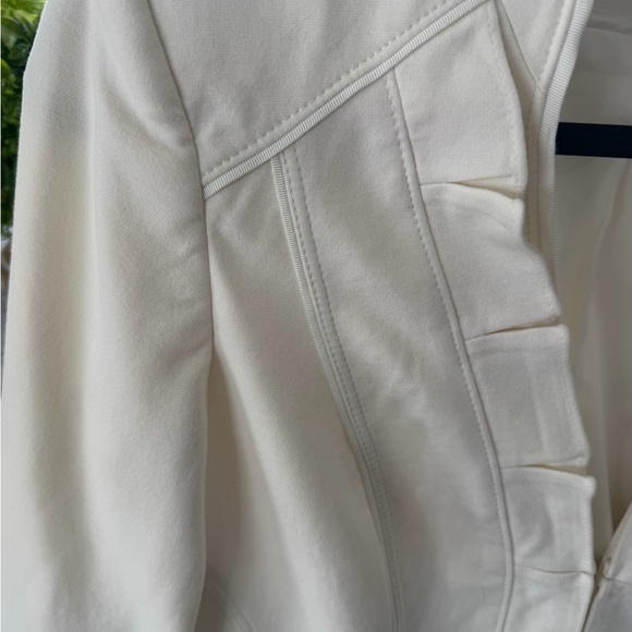 White House Black Market Cream Blazer - Picture 2 of 4